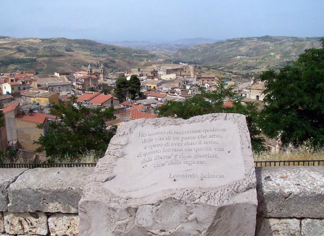 Una scuola di scrittura nel paese di Sciascia