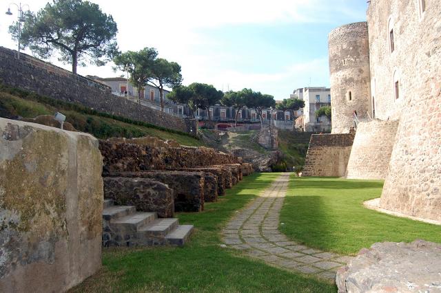 Il fossato del Castello Ursino di Catania Il fossato del Castello Ursino di Catania