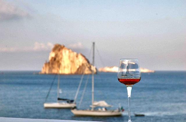 La Doc Malvasia delle Lipari ottiene l'erga omnes