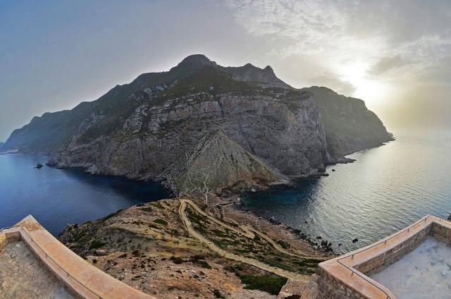 Punta Troìa vista dal Castello omonimo - Marettimo Punta Troìa vista dal Castello omonimo - Marettimo