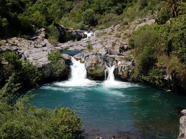 Cascatelle lungo il percorso del fiume Alcantara