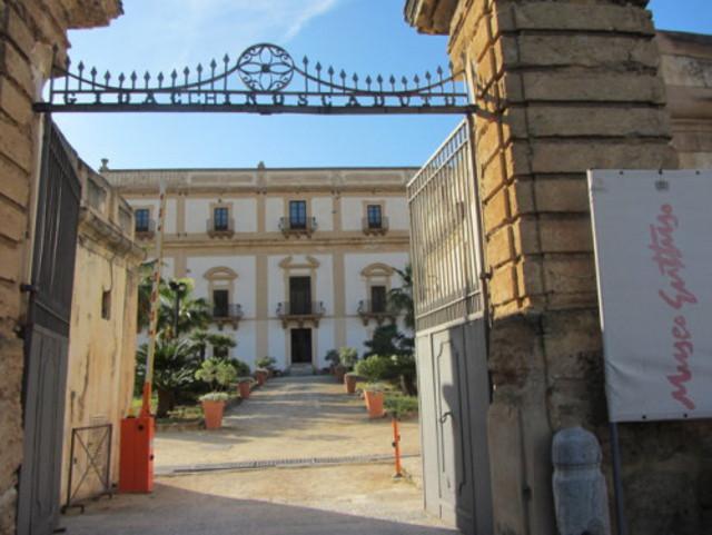 L'ingresso al Museo Guttuso, a Villa Cattolica L'ingresso al Museo Guttuso, a Villa Cattolica