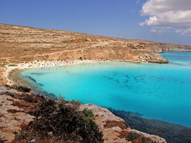 Ingressi contingentati alla Spiaggia dei Conigli a Lampedusa