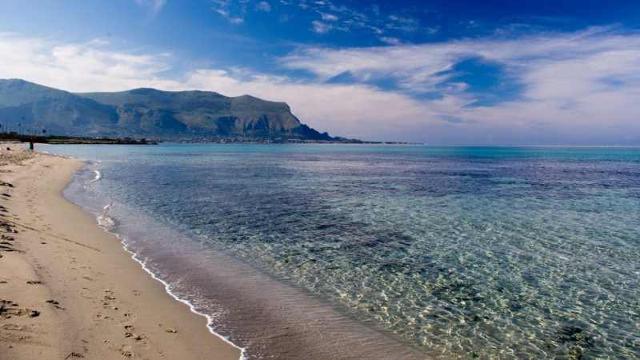 La spiaggia di Capaci La spiaggia di Capaci