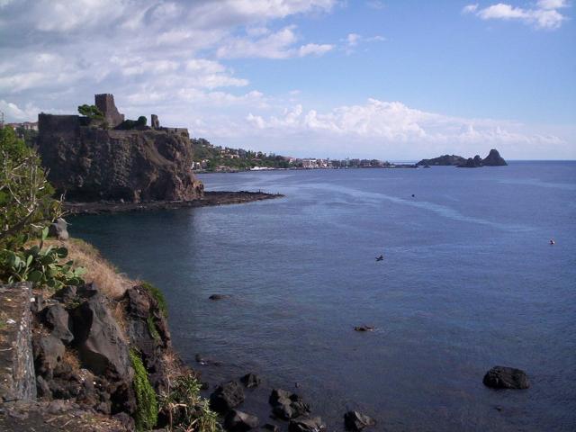 Baia di Aci Castello