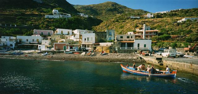 L'approdo di Pecorini a Mare a Filicudi - Eolie