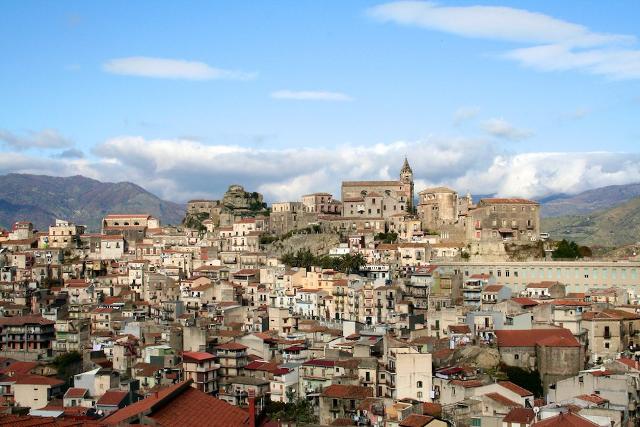 castiglione-di-sicilia-il-paese-presepe