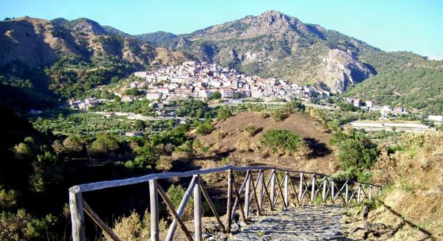 nel-piccolo-borgo-di-malvagna