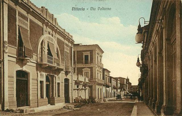 Una cartolina storica di Via Volturno a Vittoria