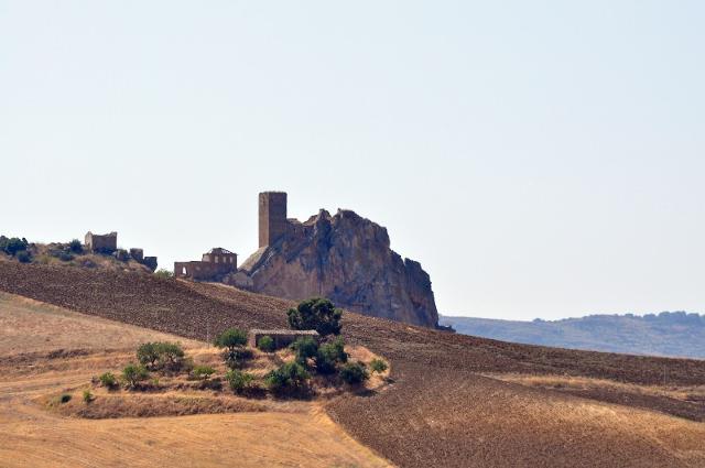 il-solitario-castello-dei-gresti