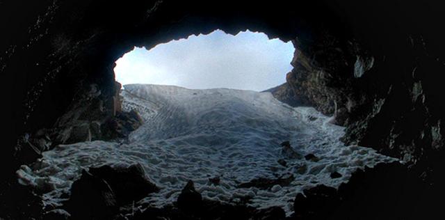 sull-etna-escursione-ai-crateri-sommitali-e-alla-grotta-del-gelo