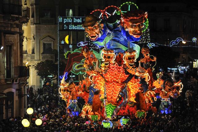 ad-acireale-il-piu-bel-carnevale-di-sicilia