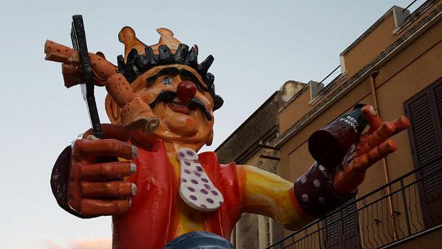 il-carnevale-di-avola-e-le-sue-maschere-tradizionali