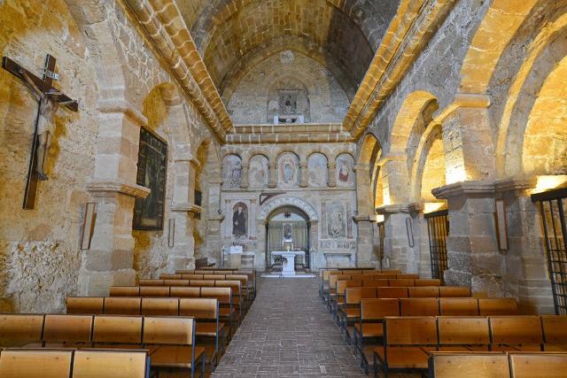 L'interno della chiesa cistercense di San Nicola - Agrigento