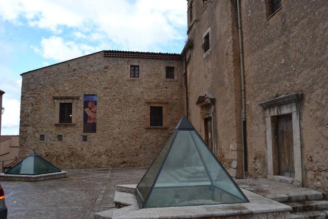 La Chiesa di San Teodoro, sede del Museo della Cultura e delle Arti figurative Bizantine e Normanne di San Marco D'Alunzio La Chiesa di San Teodoro, sede del Museo della Cultura e delle Arti figurative Bizantine e Normanne di San Marco D'Alunzio