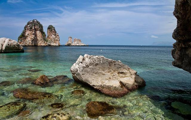 Veduta dei faraglioni di Scopello