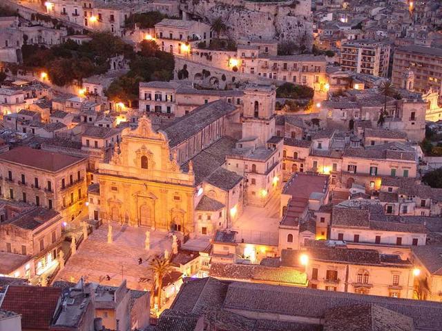 Modica di sera