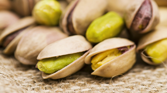 Oltre 1 siciliano su 2 dichiara di mangiare pistacchi come spuntino post pranzo...