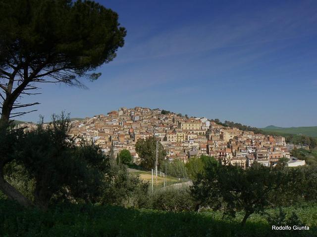 Panorama di Resuttano in una foto di Rodolfo Giunta