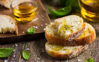 È stagione di pane e olio, merenda perfetta che fa bene alla salute