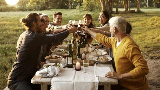 La Dieta Mediterranea - una vera e propria "filosofia alimentare" - sana, buona e saggia per l'ambiente e la convivialità, è perfetta oggi e sarà vincente domani... La Dieta Mediterranea - una vera e propria "filosofia alimentare" - sana, buona e saggia per l'ambiente e la convivialità, è perfetta oggi e sarà vincente domani...