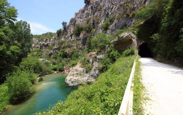 Una sponda del fiume Anapo