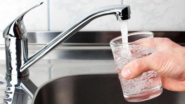 Acqua del rubinetto in Sicilia: la beve il 46%