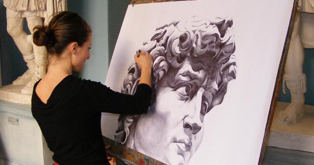 Allieva dell'Accademia di Belle Arti