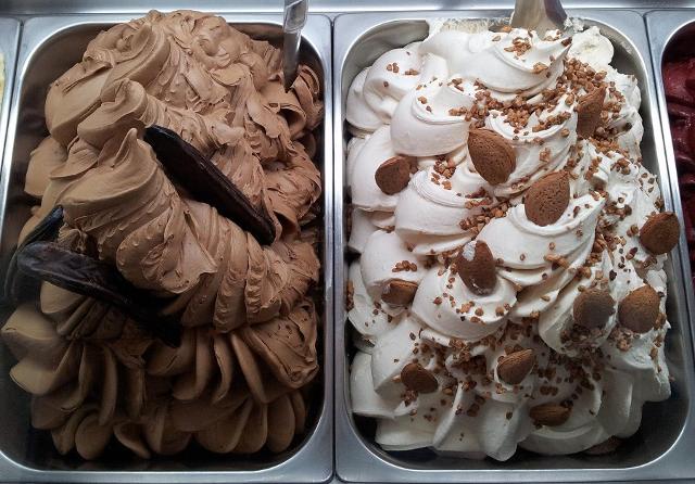 Gelato alle carrube e alle mandorle "pizzute" della Gelateria "Blue Moon" - Sherbeth Festival