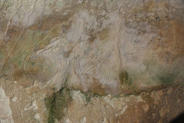 Alcune incisioni interne alla Grotta della Signora - Ispica