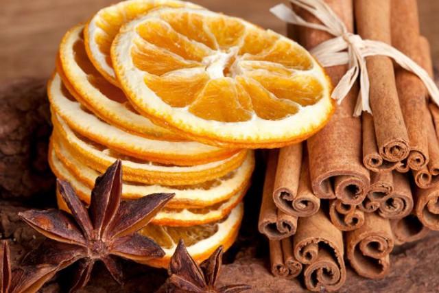 Una vera atmosfera natalizia deve appagare la vista ma anche l'olfatto... Una vera atmosfera natalizia deve appagare la vista ma anche l'olfatto...