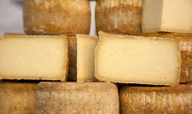 il Maiorchino è un formaggio tipico del messinese che rientra nell'elenco dei Prodotti Agroalimentari Tradizionali (PAT) il Maiorchino è un formaggio tipico del messinese che rientra nell'elenco dei Prodotti Agroalimentari Tradizionali (PAT)