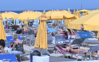 La Sicilia è la regione con le spiagge più economica d'Italia, ma i prezzi crescono