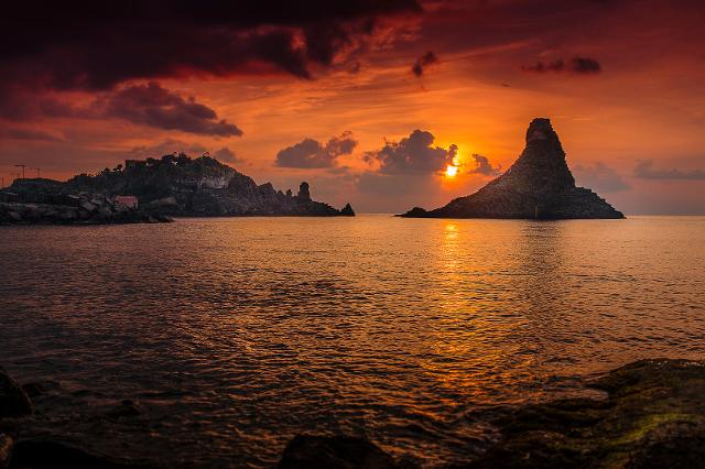 Alba ad Aci Trezza - ph Andrea