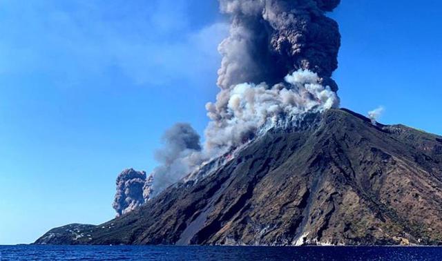 Eruzione dello Stromboli del 3 luglio 2019 - ANSA Eruzione dello Stromboli del 3 luglio 2019 - ANSA