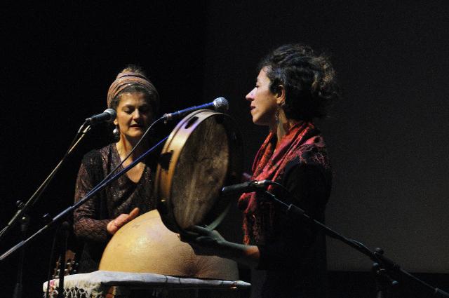 a-roccamaris-matilde-politi-e-simona-di-gregorio-in-canti-della-tradizione-siciliana-al-femminile