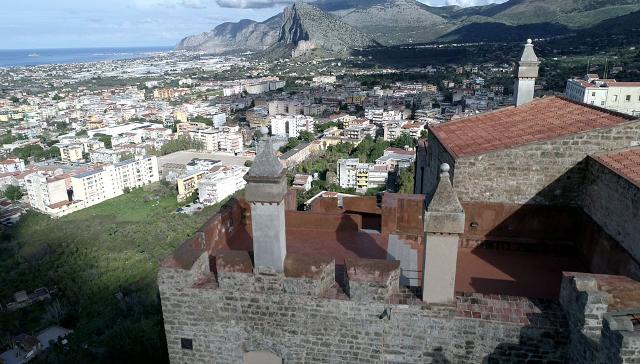 Panorama dal castello di Carini