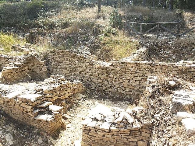 Resti di un antico insediamento sul Monte Bonifato - ph Daniele Pugliesi Resti di un antico insediamento sul Monte Bonifato - ph Daniele Pugliesi
