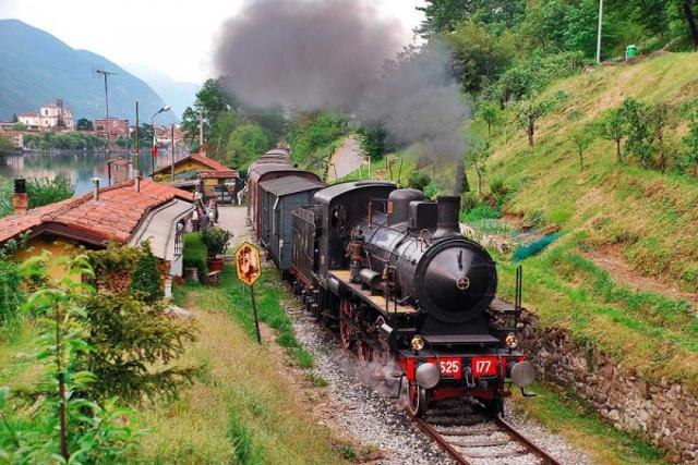 Treni storici del Gusto verso Fiumara d'Arte