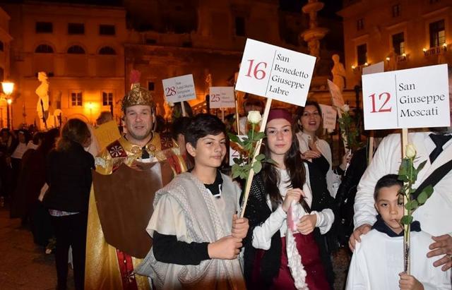 La risposta dei fedeli palermitani ad Halloween si chiama ''Sfilata dei Santi''