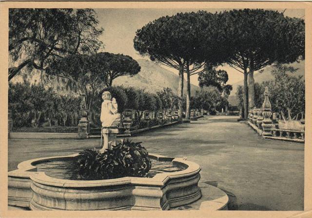 Cartolina storica del viale del giardino di Villa San Cataldo