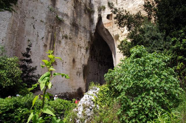 Invito al viaggio verso l'Orecchio di Dioniso, tra le grotte più spettacolari del mondo