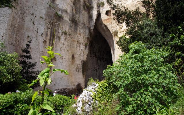 Invito al viaggio verso l'Orecchio di Dioniso, tra le grotte più spettacolari del mondo