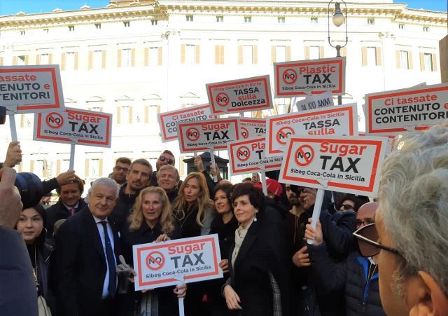 Sugar e plastic tax, la Sibeg protesta davanti a Montecitorio