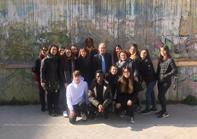 I giovani dell'Istituto Regina Margherita di Palermo ricordano la Shoah