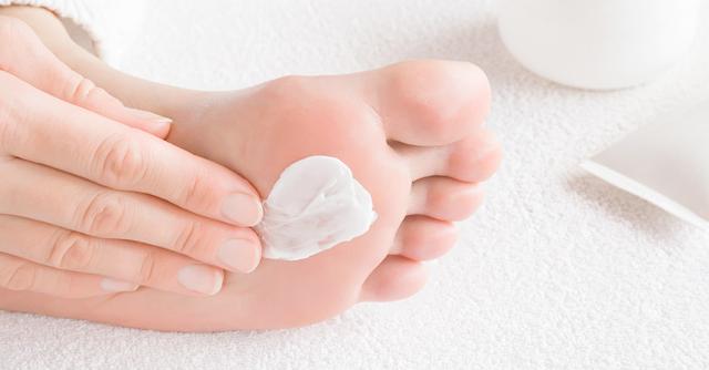 Quarto step: massaggiare con una crema idratante