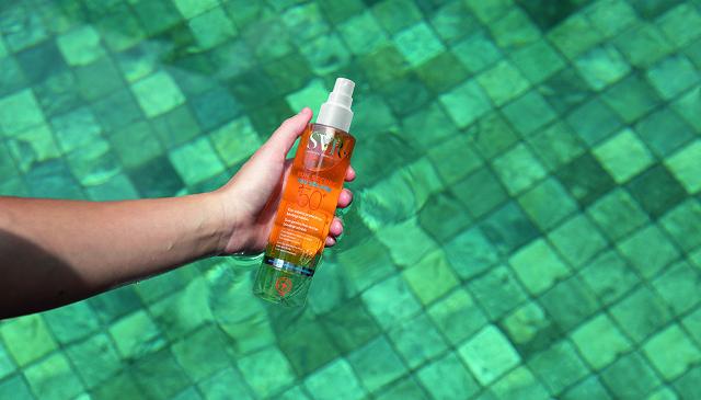 La nuova acqua solare "Eau Solaire SPF50+" dei Laboratoires SVR dermocosmetica