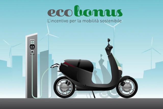 Potete richiedere l'Ecobonus per moto e scooter elettrici o ibridi...