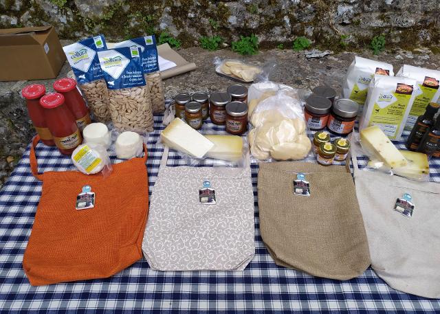 Le quattro tipologie di sacche che verranno omaggiate ai turisti