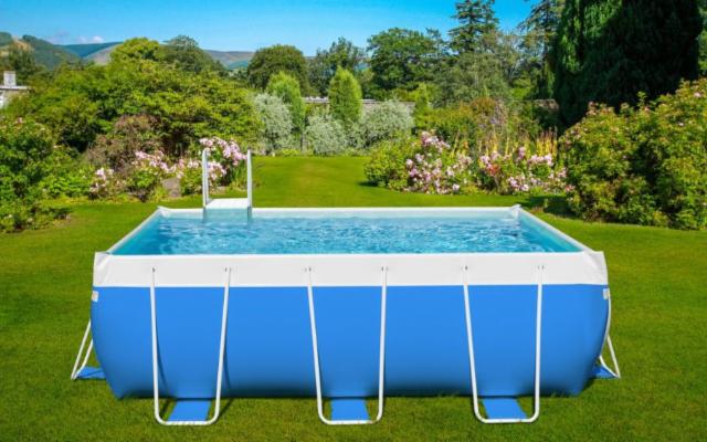 La piscina in giardino è veramente un ''lusso'' alla portata di tutti...
